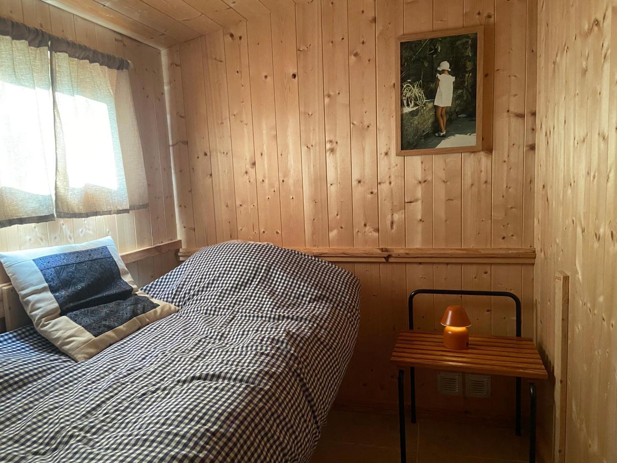 Le Bon Chemin Studio Stockholm Sainte-Nathalène Eksteriør bilde